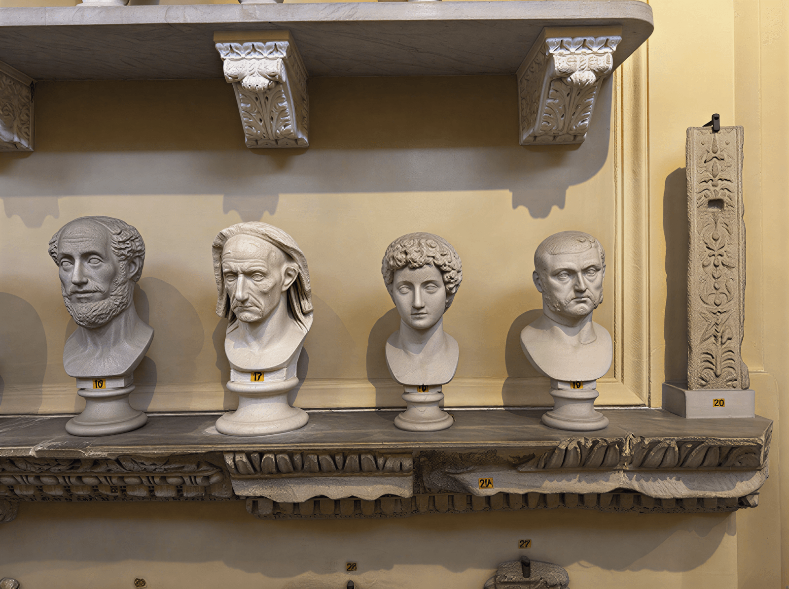 Sculptures de Sagesse Antique